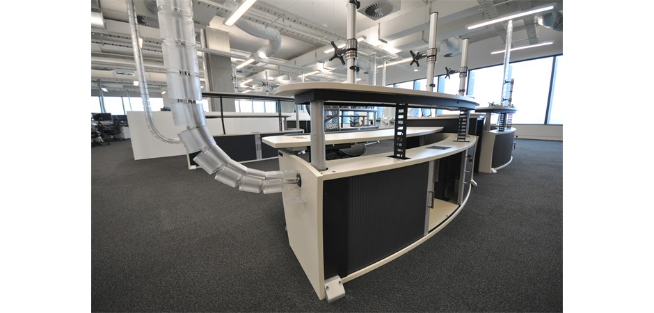 Utilities-control-room-consle-03